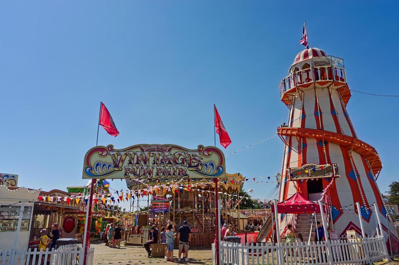 Great 8 Berth Caravan For Hire At Seawick Holiday Park In Essex Ref 27227Sw Clacton-on-Sea Ngoại thất bức ảnh