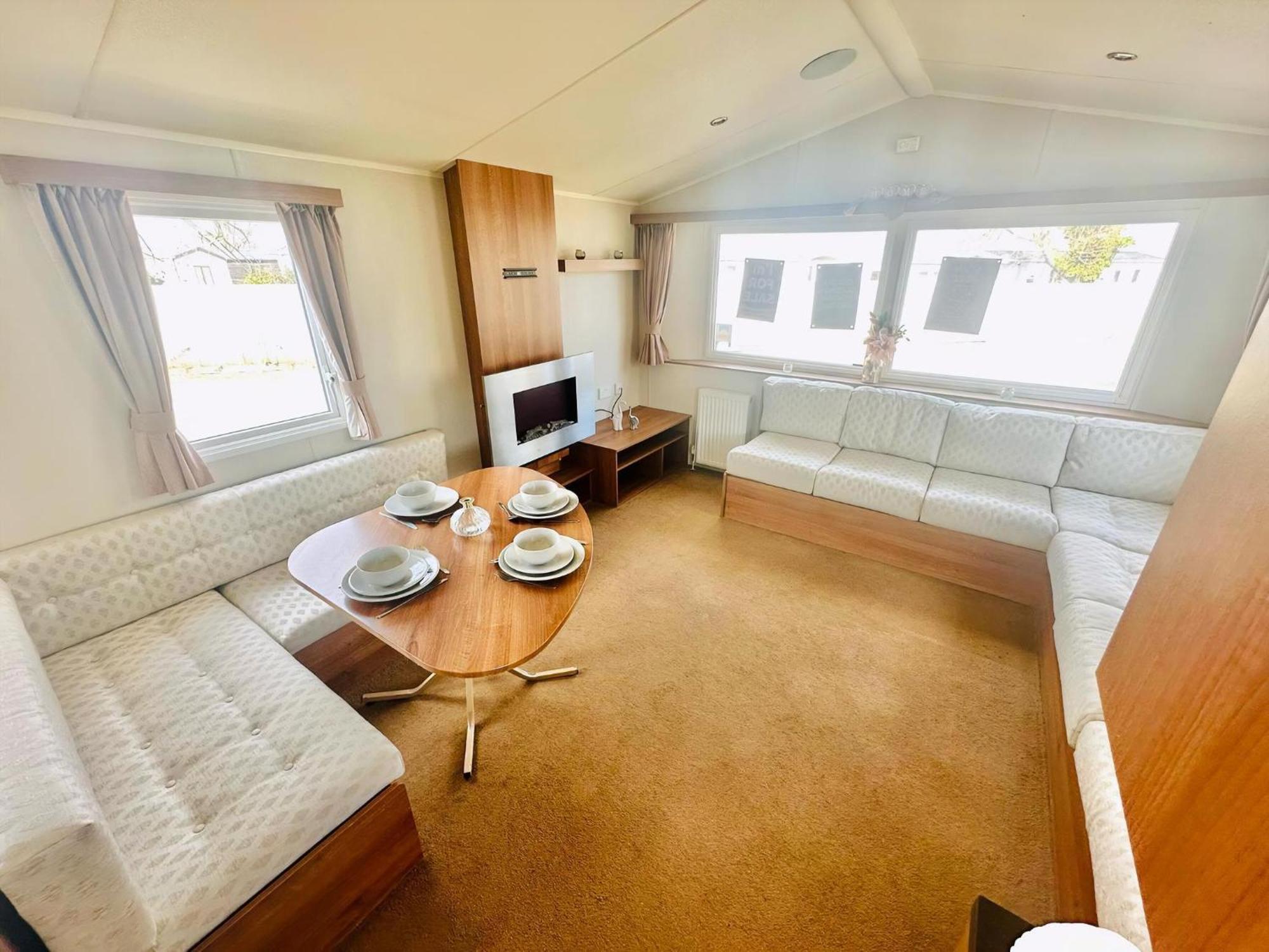 Great 8 Berth Caravan For Hire At Seawick Holiday Park In Essex Ref 27227Sw Clacton-on-Sea Ngoại thất bức ảnh